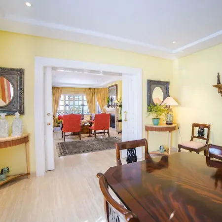 Oasis Muntaner By Interhome